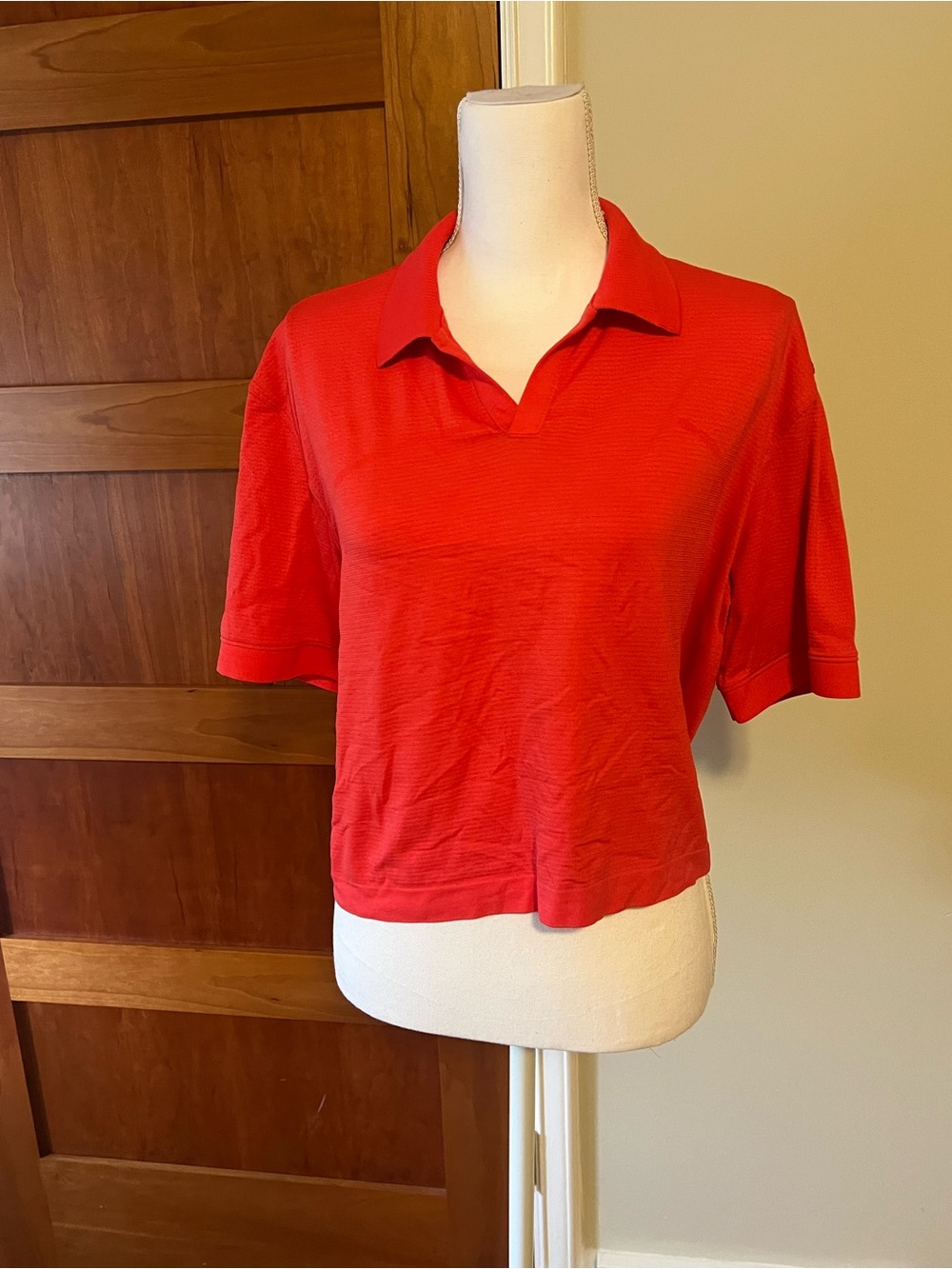 Lululemon Women's cropped Red Polo Short-Sleeve Top